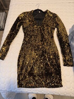 Gold Sequin Long-Sleeve V-Neck Party Dress
